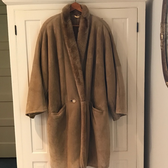 ❤️. HOST PICK! *** MARINA RINALDI SPANISH SHEARLING COAT - Picture 2 of 16